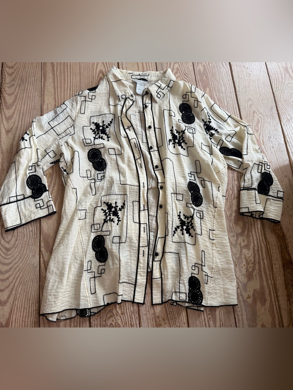 Multiples Embroidered Button-Down Shirt size L no size tag